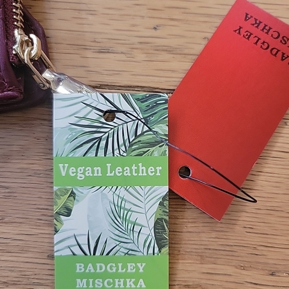 NWT BADGLEY MISCHKA Wine Quilted Long Cards Wallet Vegan Leather. - Picture 8 of 9